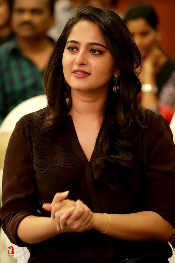 Hot and Bold: 10 Mesmerizing Anushka Shetty Pics That Will Melt You!