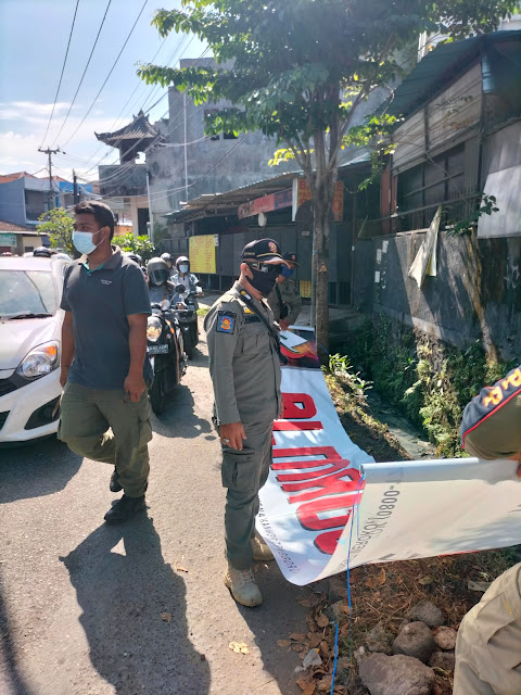 Bikin Semrawut, Satpol PP Kembali Tertibkan Spanduk, Banner dan Pamflet Kadaluwarsa