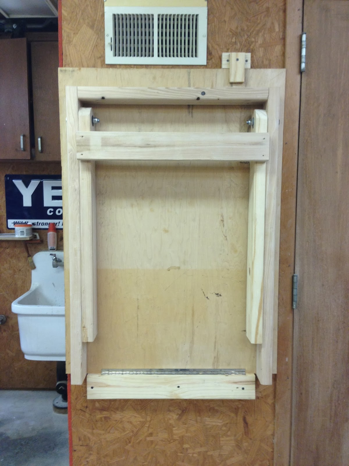 Wilker Do's: DIY Fold Down Workbench