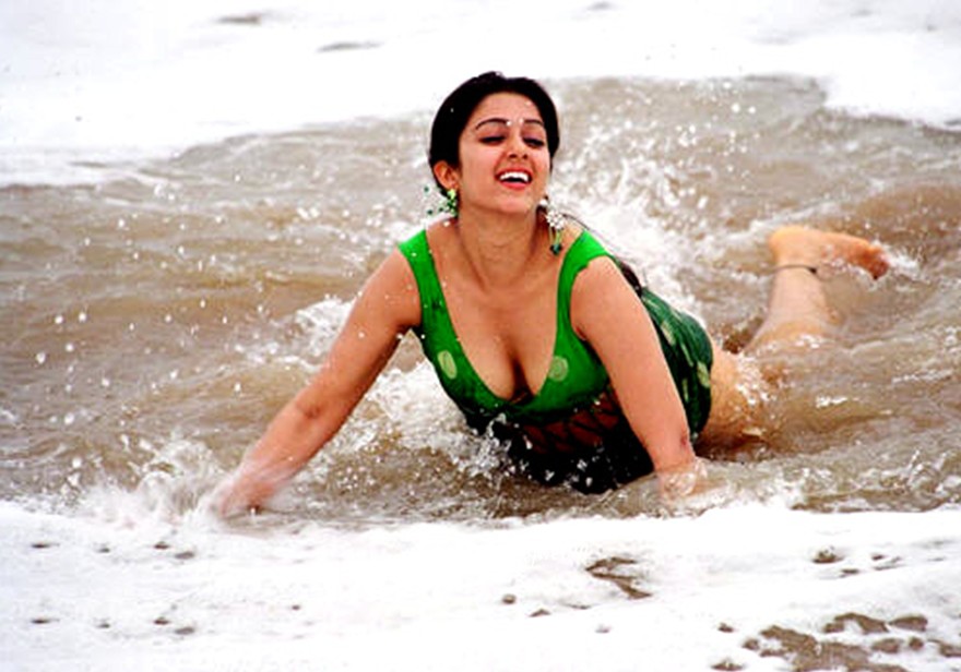 South Actress Charmi Kaur Oops and Accidental Nipples Show 