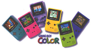 Distintos colores del Game Boy Color de los años 90s