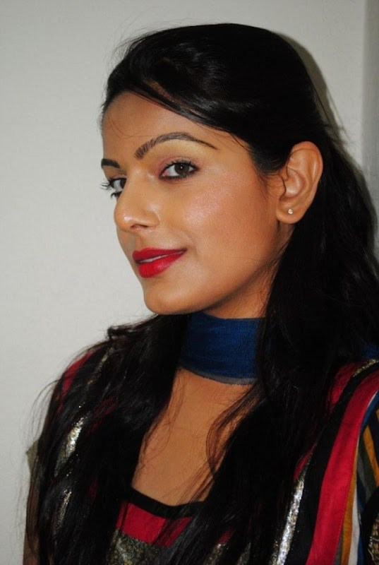 New and Latest Teen Aunty Anjali Hot Photo Stills cleavage