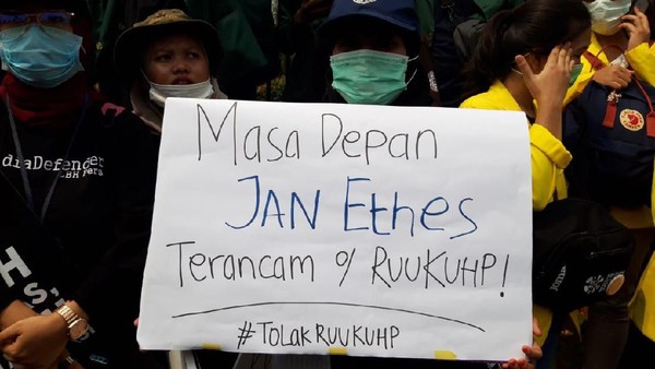 Ahmad Khozinudin: RUU KUHP Memberangus Kebebasan Sipil dan Alat Represif Rezim Jokowi!