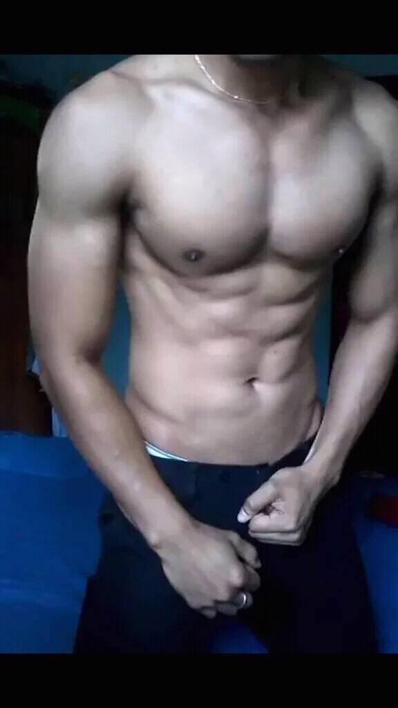 Khusus Badan Sixpack Cowok Lokal