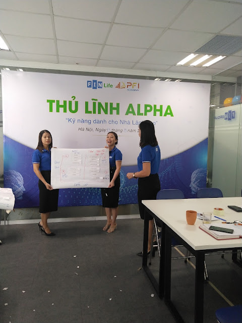 Diễn giả Nguyễn Quốc Chiến chia sẻ trong chuỗi huấn luyện "Thủ lĩnh Alpha"