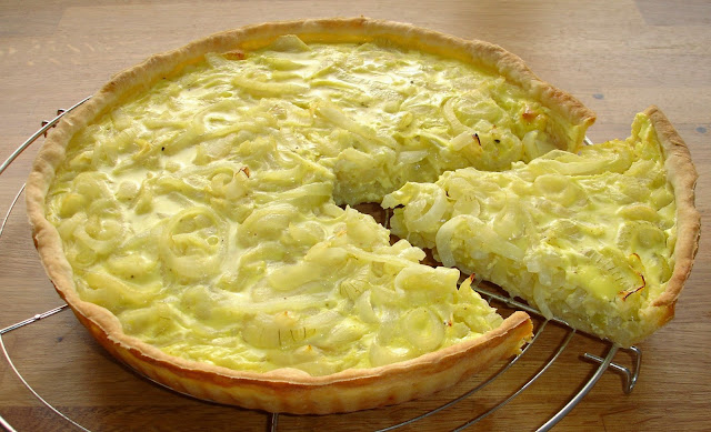 http://lechefmtl.blogspot.com/2014/09/tarte-loignon.html