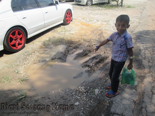 Afif Jumpa Tapak Kaki Dinosaur!