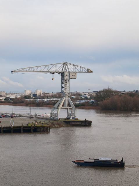 jiemve, la grue grise TITAN à Nantes