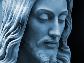 Estátua com o rosto de Jesus