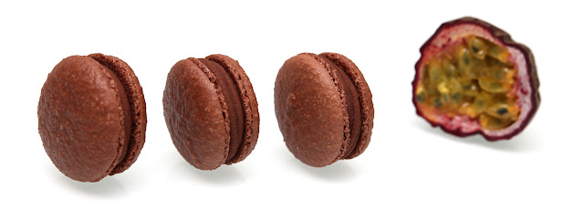 Macarons Mogador de Pierre Hermé - fruit de la passion et chocolat au lait