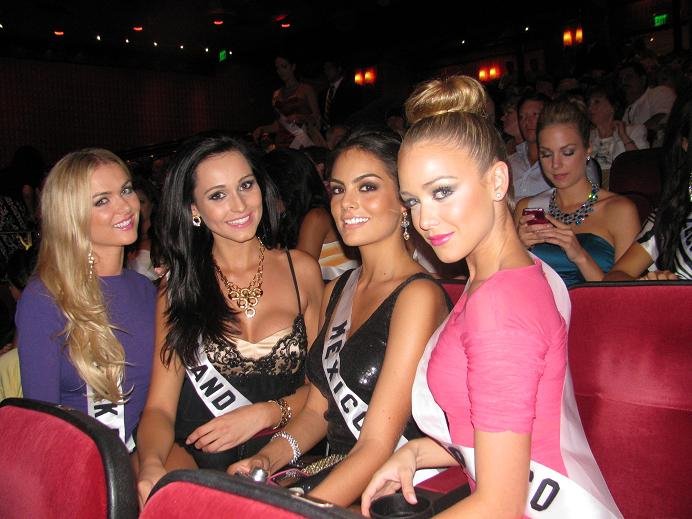 Miss Universo 2010 Misses en Cocteles