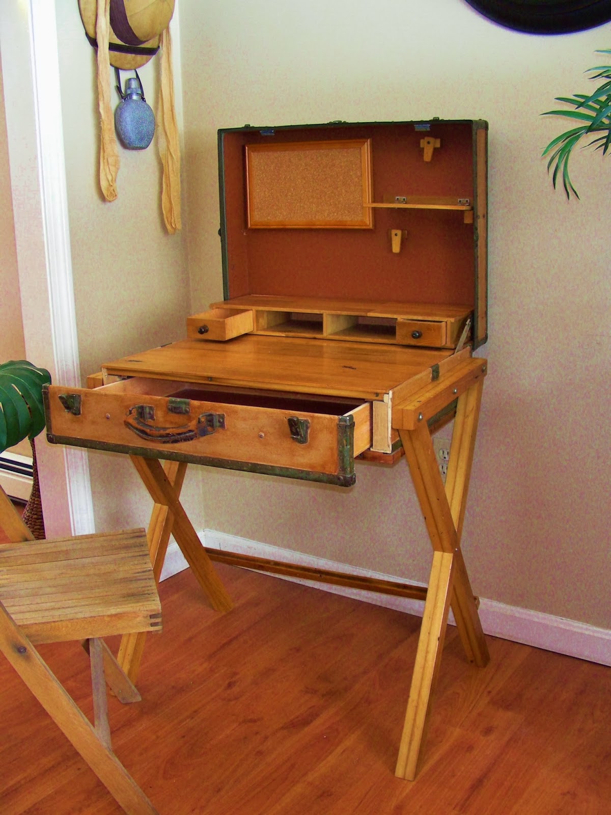 Repurposed Suitcase Desk