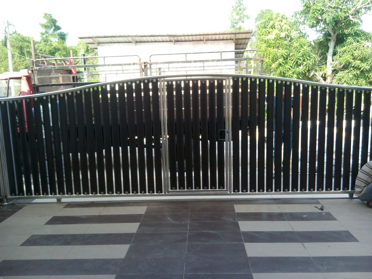 ROSHDI ENTERPRISE  metal  works PINTU PAGAR  STAINLESS 