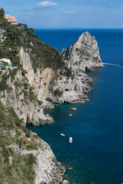 Vista sui faraglioni dai Giardini di Augusto-Capri