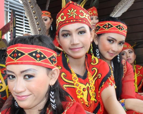 Pesona Kecantikan Gadis Dayak Bali Network