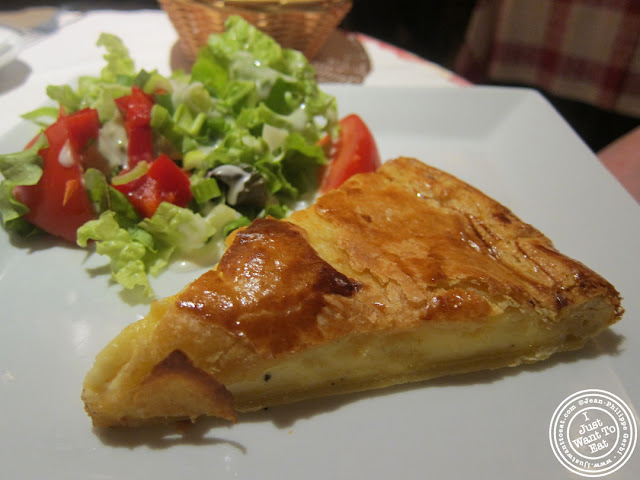 Image of Reblochon tart at  L'assiette aux deux fromages in Paris, France