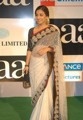 Vidya Balan at PAA Premiere in Beautiful Sabyasachi Saree