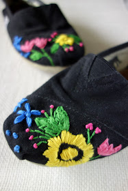 TOMS diy embroidery, hand embroidery on shoes, floral embroidery on shoes 