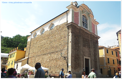 Noli; Itália; Riviera Italiana; cidade medieval; turismo de um dia; Piazza Ronco; Oratório de Sant"Anna