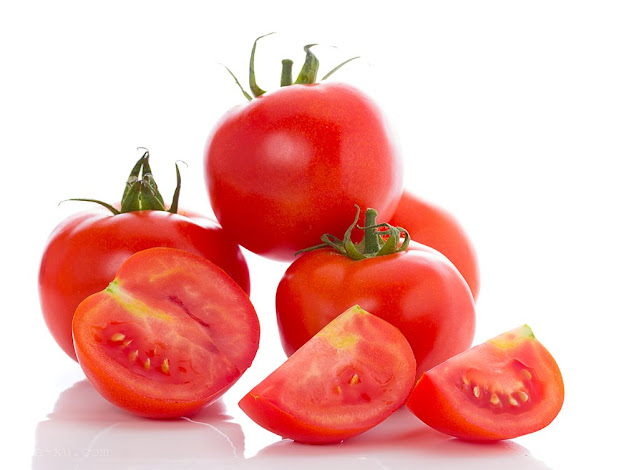 Masker Alami Dengan Tomat Untuk Meningkatkan Produksi Kolagen Pada Kulit