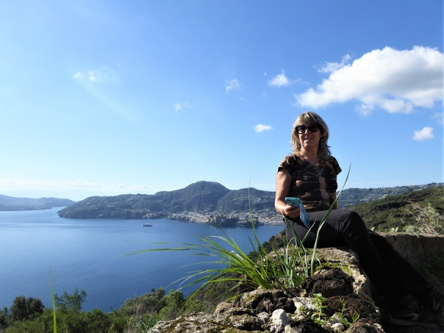 panorama sul porto di Lipari