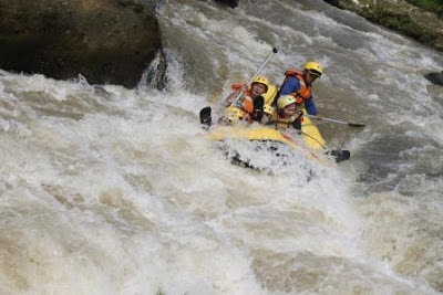 Arung Jeram Rafting