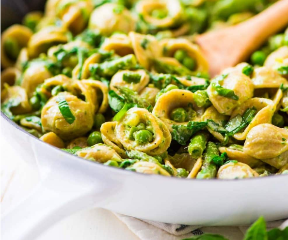 Avocado Pasta with Asparagus and Peas #vegetarian #recipe 