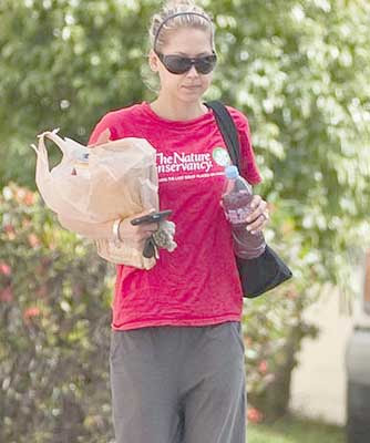 Anna Kournikova Gym Going Pics