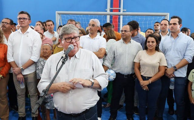 João Azevêdo entrega reforma e ampliação de escola em Remígio e destaca avanços na educação