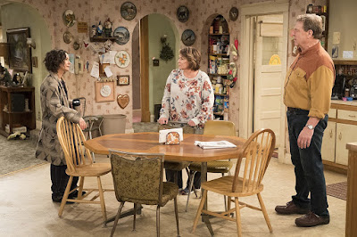 Roseanne 2018 Season 10 Image 7