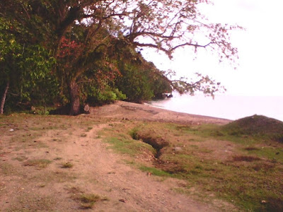 pantai desa sindue