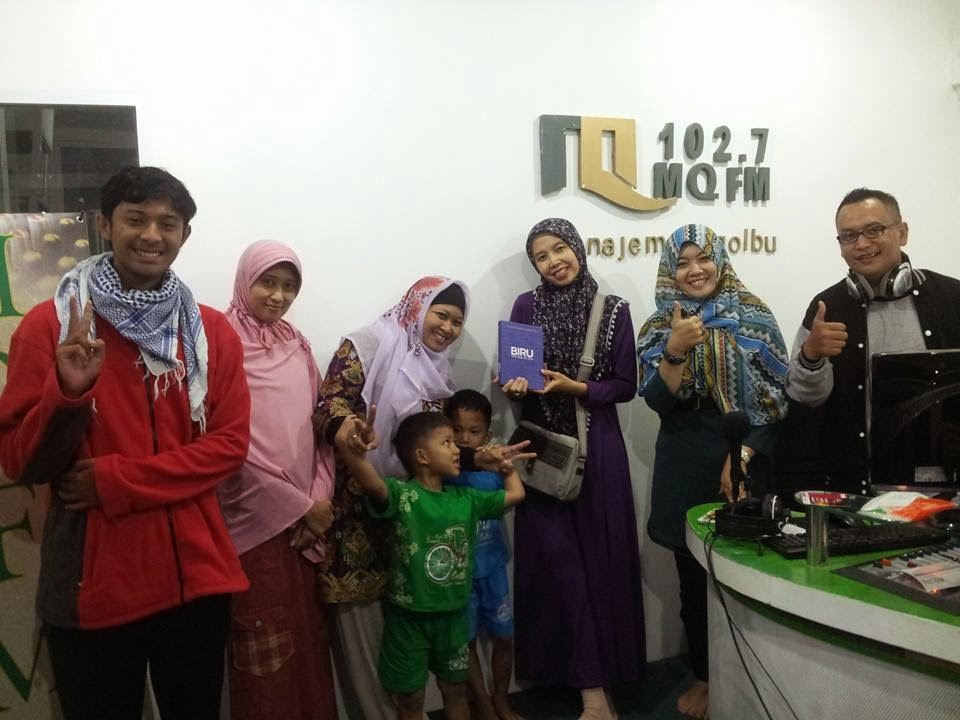 BE A WRITER: Talkshow BAW di MQ 102,4 FM Bandung Bagian 2