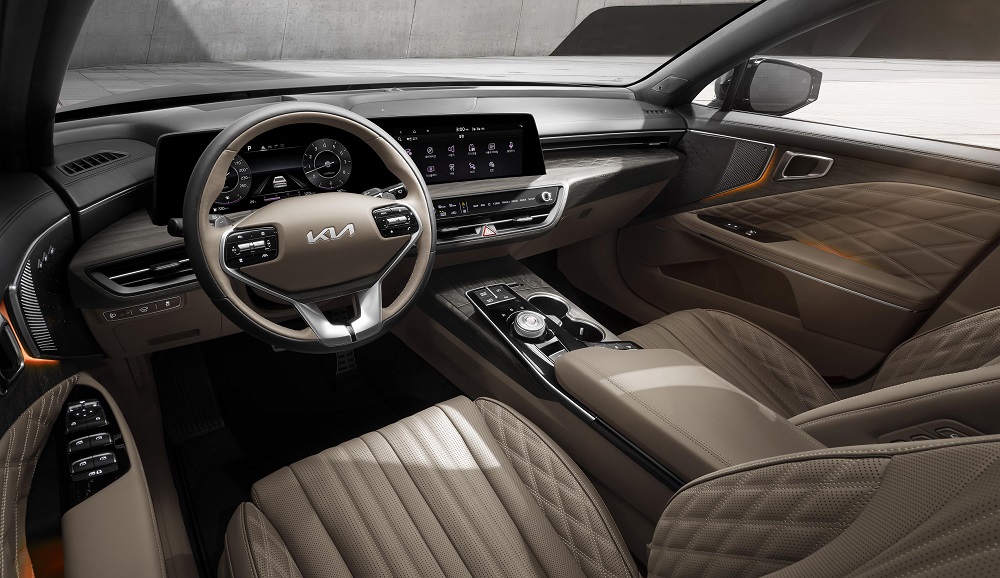 Kia K8 interior - Modernity and technology meet in a luxury sports sedan