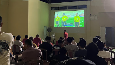 Nobar Piala Asia U-23, Polisi Kumpul Bareng Masyarakat Saksikan Timnas VS Uzbekistan 