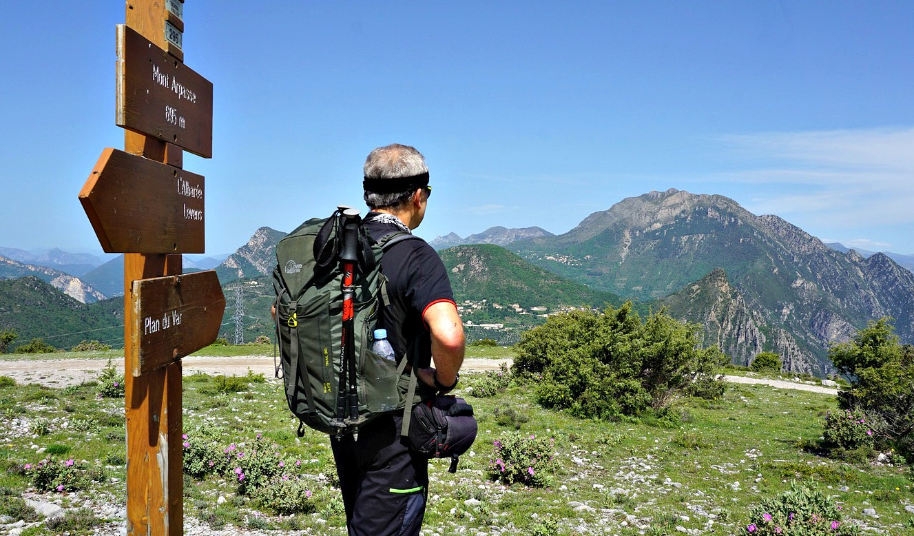 Viewing Mont Vial from Mont Arpasse