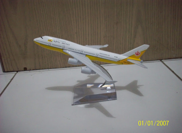 Diecast Miniatur Pesawat Avianca B747 Kolombia  Diecast 