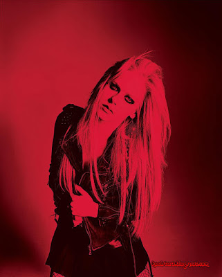 Avril Lavigne House In Napanee. Avril Lavigne - HQ Red Photo