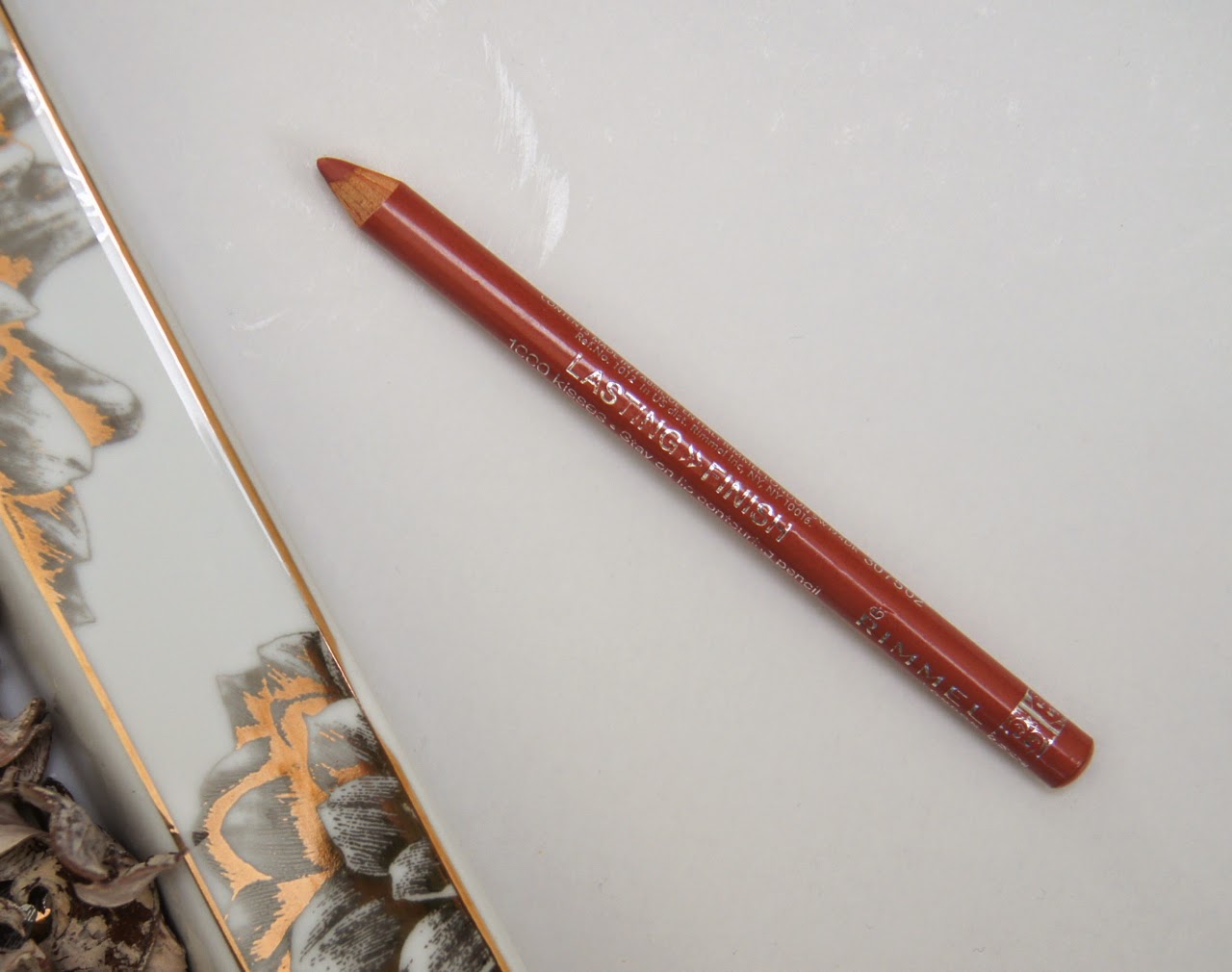 rimmel tiramisu lasting finish 1000 kisses lip pencil review swatch top 5 best nude lipliners