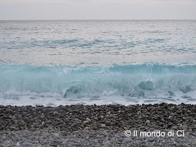 Nizza, FR, il mare d'autunno