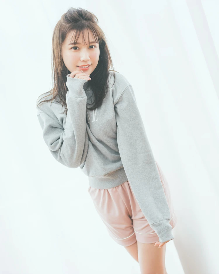 Yuka Kohinata's perfect sideboobs in denim overalls : r/Sophisticated_Beauty