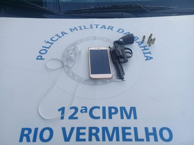 Policias da 12ª CIPM prendem elemento que agrediu mulher com um soco para roubar carro na Rua da Paciência 
