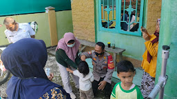 Polsek Balongan Monitoring Kegiatan Imunisasi BIAN di Desa Sukaurip