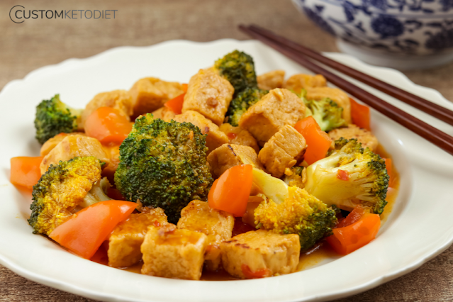 Keto Hunan-Style Quorn and Broccoli Stir-Fry Recipe