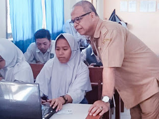 Kadisdik Kota Bandung Elih Sudiapermana