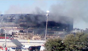 Avioneta se estrella contra un edificio en Austin, Texas