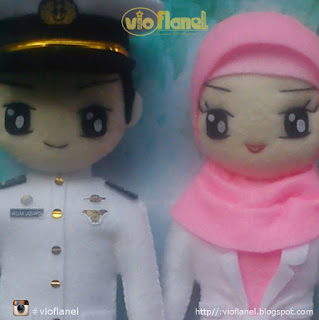 Boneka Flanel Pasangan Angkatan Laut (AL) dan hijab