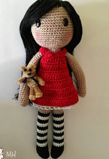 http://www.artedetei.com/2013/09/gorjuss-amigurumi-patron-gratis.html