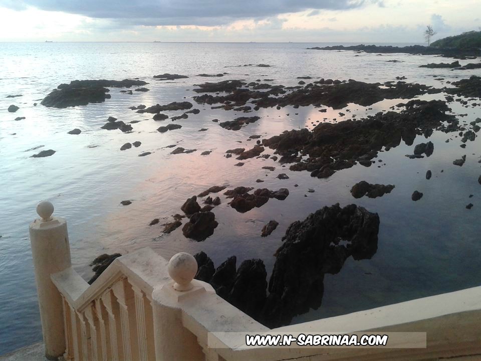 10 gambar pemandangan di Pantai Tanjung Balau, Kota Tinggi 