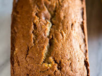 EASY BANANA BREAD