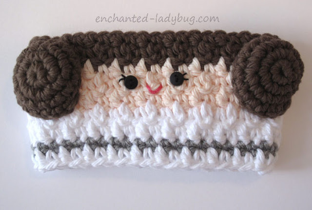 Free Pattern: Crochet Princess Leia Coffee Cup Cozy